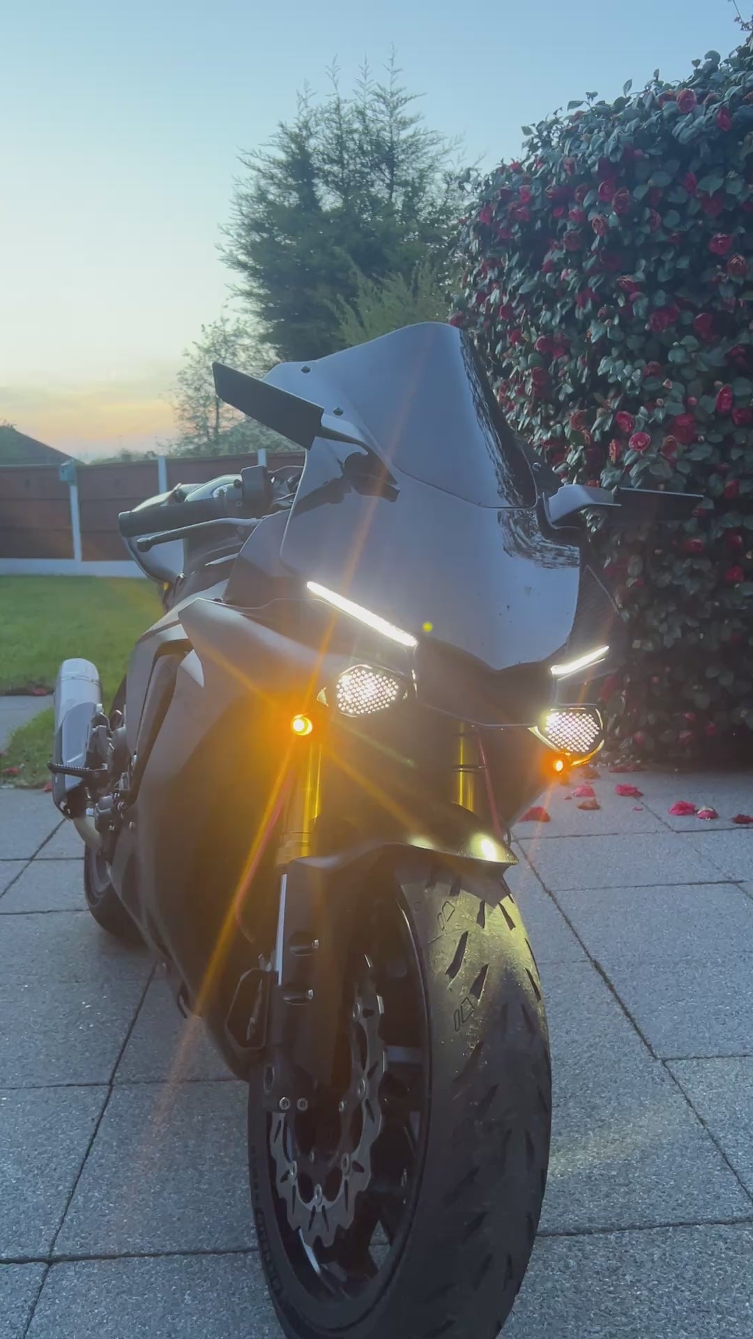Yamaha R1 / R1M Stealth Front LED Indicators – 2015-2026 – product demonstration video